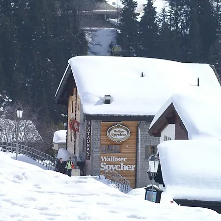 ホテル Swiss Chalet-style Walliser Spycher