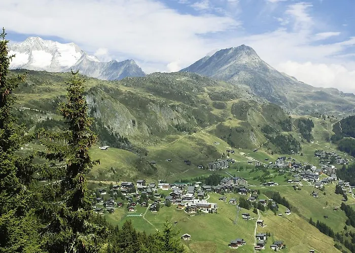 מלון Swiss Chalet-style Walliser Spycher 3*