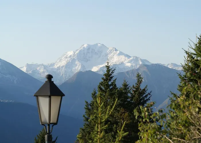 Swiss Chalet-style Walliser Spycher 3* רידראלפ