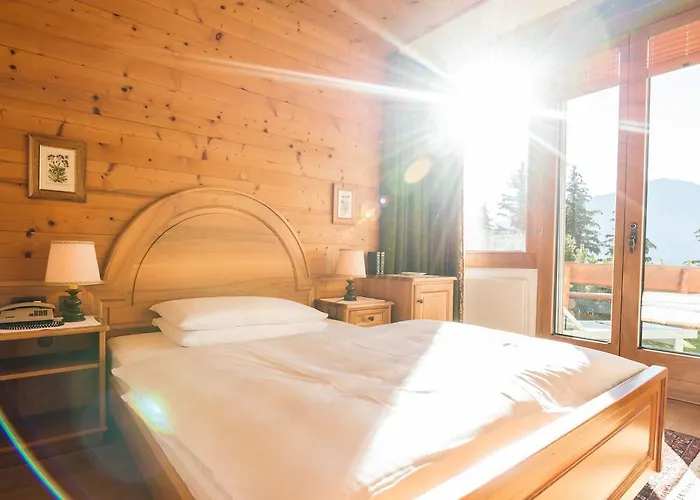 Swiss Chalet-style Walliser Spycher מלון רידראלפ