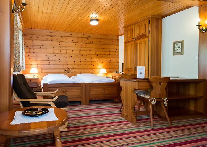 Swiss Chalet-style Walliser Spycher 3* רידראלפ