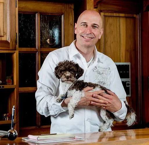 מלון Swiss Chalet-style Walliser Spycher 3*