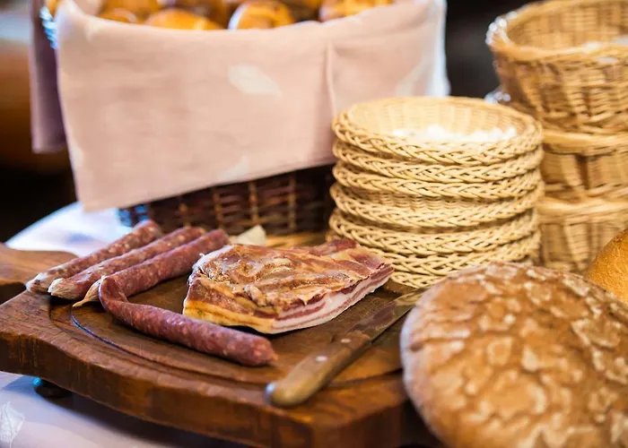 Swiss Chalet-style Walliser Spycher 3* רידראלפ