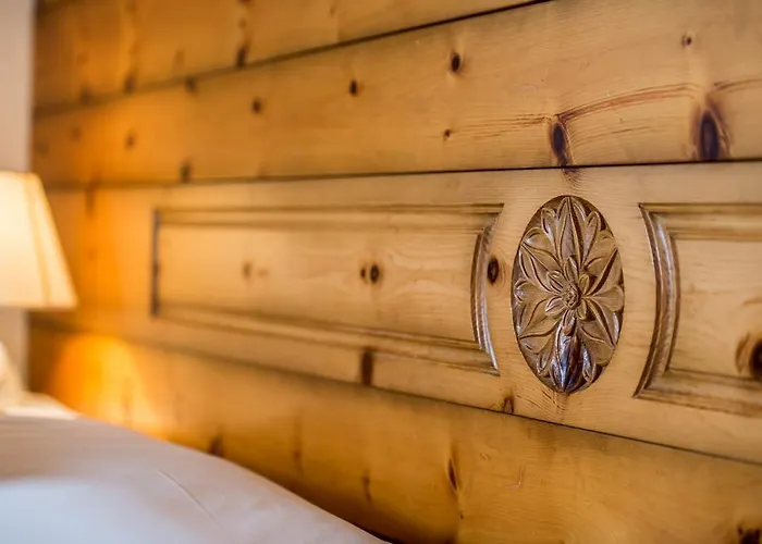 Swiss Chalet-style Walliser Spycher מלון רידראלפ