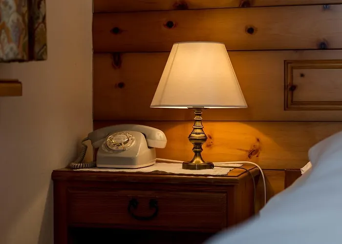 Swiss Chalet-style Walliser Spycher רידראלפ