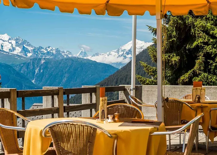 Swiss Chalet-style Walliser Spycher רידראלפ