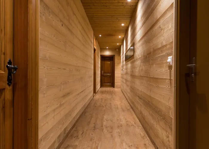 Swiss Chalet-style Walliser Spycher מלון רידראלפ