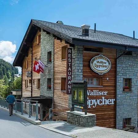 Swiss Chalet-style Walliser Spycher 리더알프