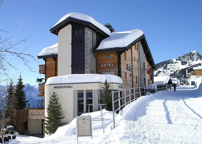 Swiss Chalet-style Walliser Spycher リーデラルプ